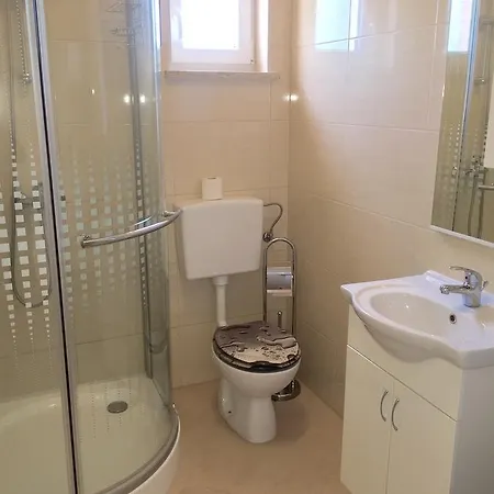 Adria Apartman *