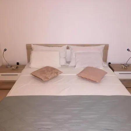 Adria Apartman *